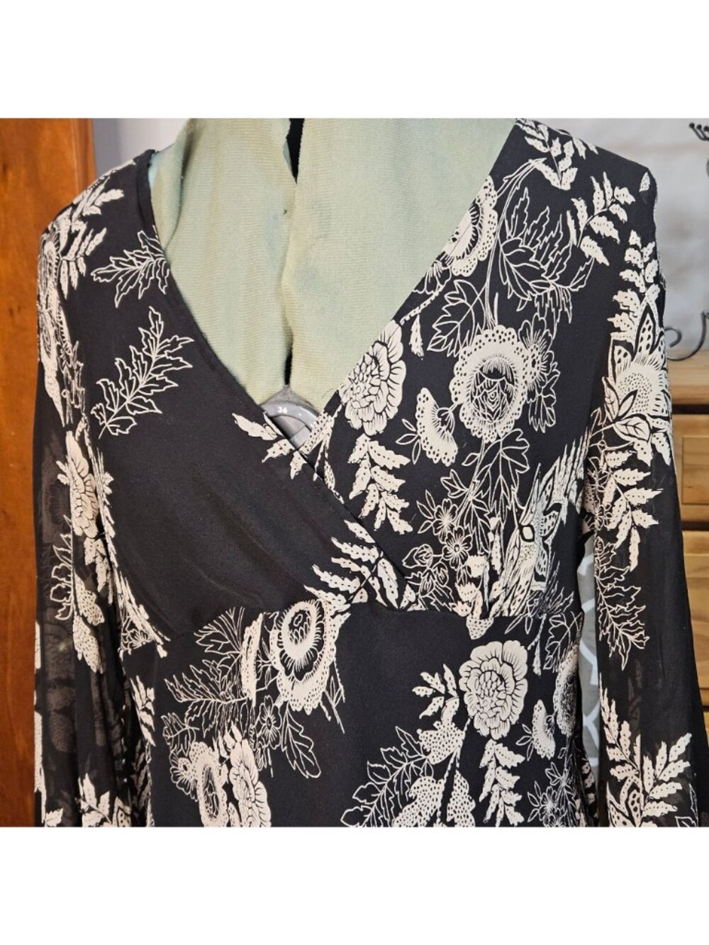 Woman's New York City Design co silk dark whimsey romantic floral blouse black L - Picture 2 of 8
